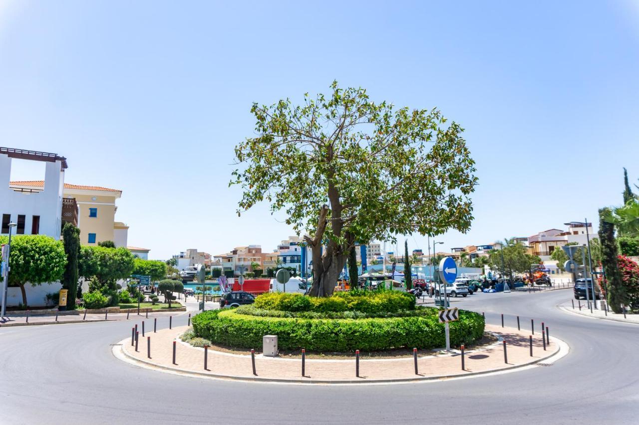 Limassol Marina Nereids D22 By Ezoria Villas Buitenkant foto